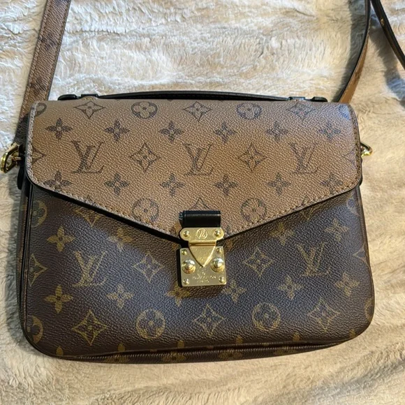 Louis Vuitton - Pochette Métis Reverse - Picture 1 of 6